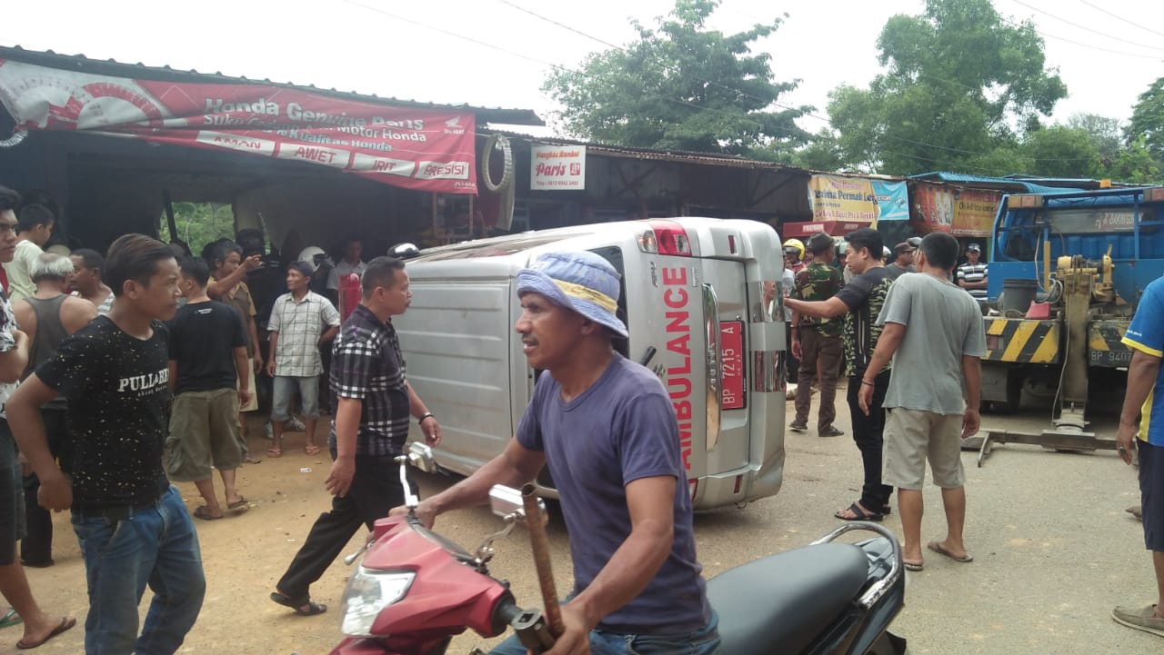 Korban Ambulans Nabrak Bengkel  Meninggal di RS Pengemudi 