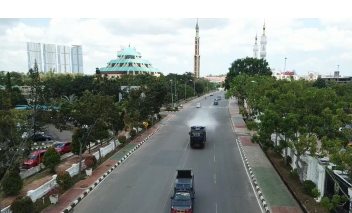  Jalan  Protokol Kota  Batam  Disemprot Disinfektan oleh 