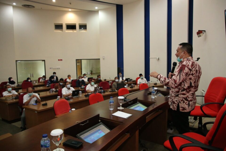 BP Batam menyelenggarakan pelatihan Penyusunan Tarif Layanan BLU di lingkungan kerja BP Batam di Gedung IT Center BP Batam, yang dilaksanakan selama 2 hari, Selasa-Rabu (30-31 Maret 2021). (foto: hms)