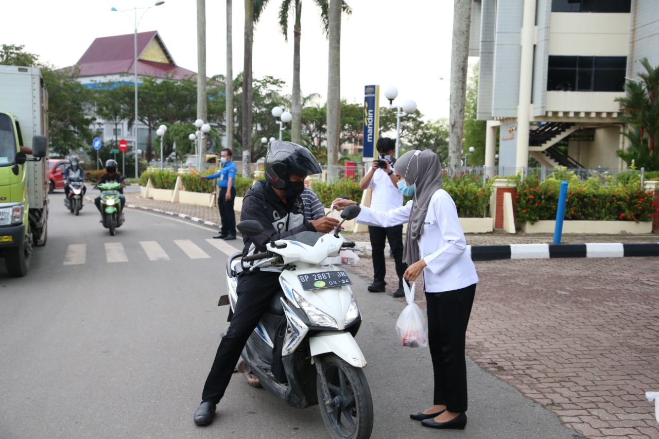 Badan Pengusahaan (BP) Batam ikut berbagi kebahagiaan kepada masyarakat pada Ramadan 1442 H. (foto: hms)