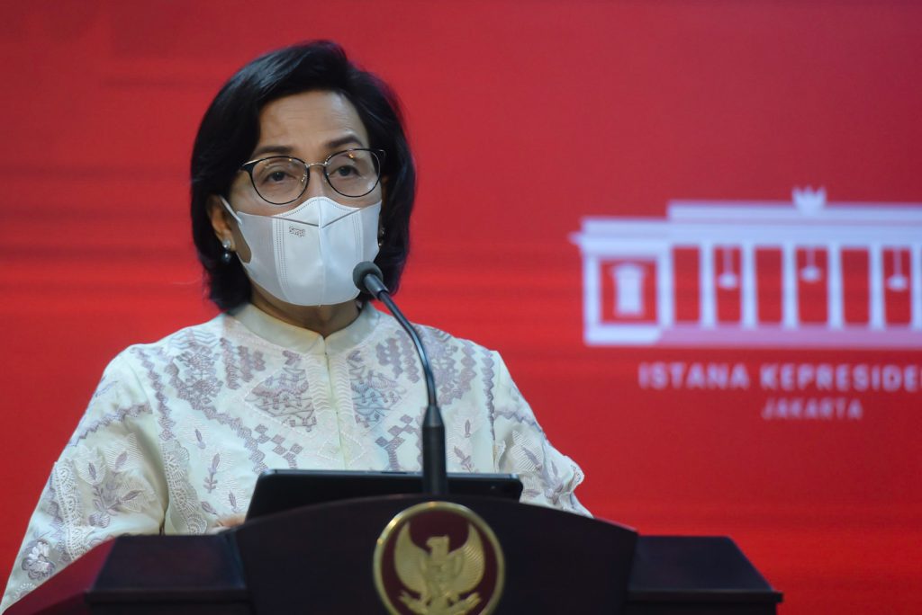 Menkeu Sri Mulyani memberikan keterangan pers usai mengikuti SKP, di Kantor Presiden, Jakarta, Senin (17/11/2021) sore. (Foto: Humas Setkab/Agung)