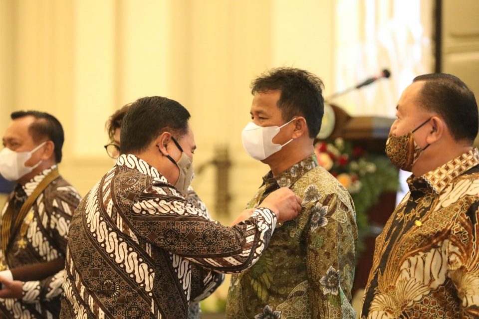 Kepala BP Batam Muhammad Rudi Terima Anugerah Bintang Bhakti Tri Dharma Nararya. (hms)