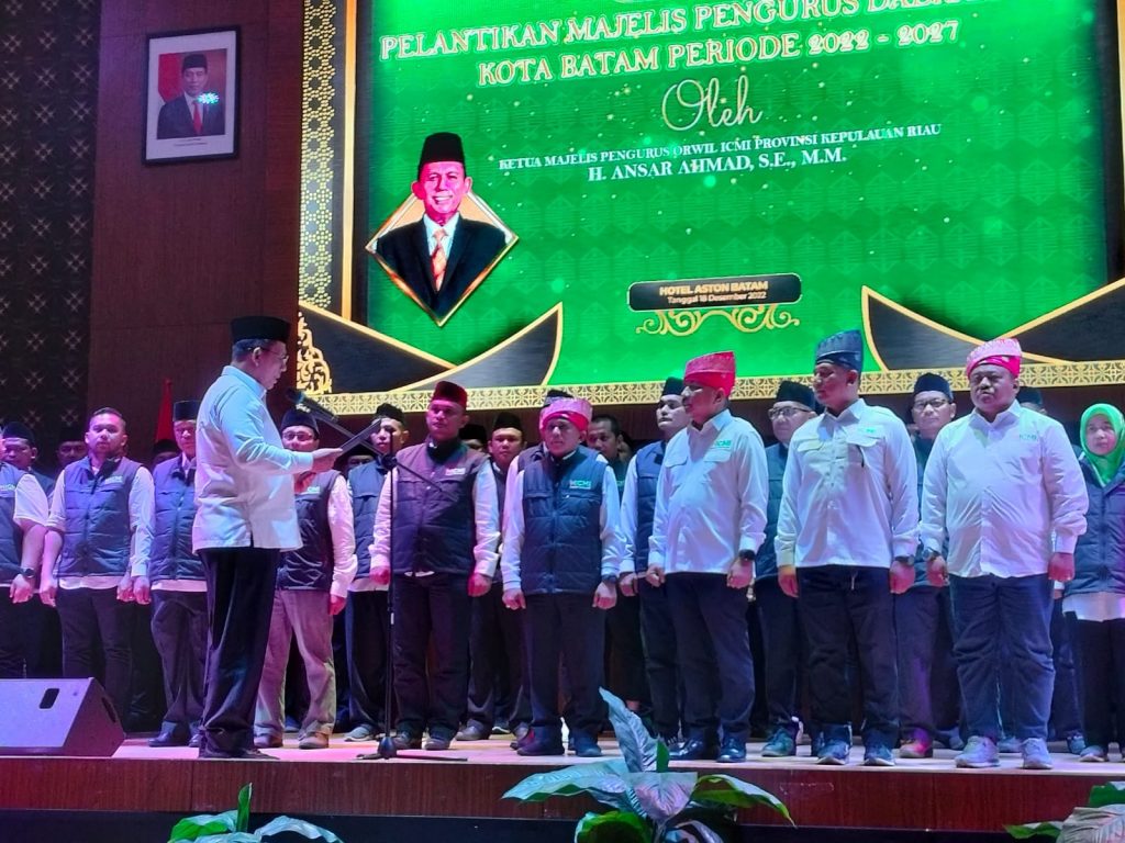 Gubernur Ansar Lantik Majelis Pengurus ICMI Orda Kota Batam. (hms)