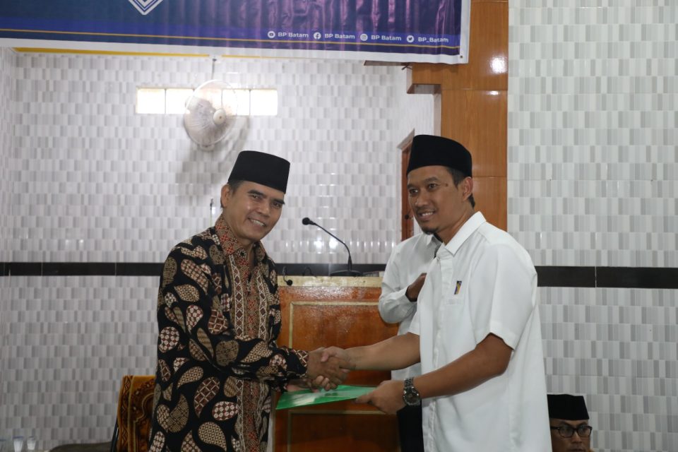 BP Batam Salurkan Bantuan Operasional Masjid dan Santunan Anak Yatim di Masjid Sabilil Huda (Foto : hms)