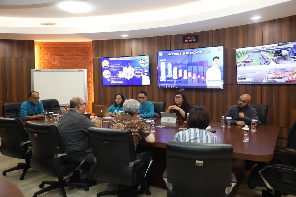 BP Batam menerima kunjungan sebuah perusahan asal Singapura yang mengutarakan minatnya untuk mengembangkan KEK Kesehatan dan Pariwisata yang terintegrasi, pada Jum’at pagi (4/5/2022). (hms)