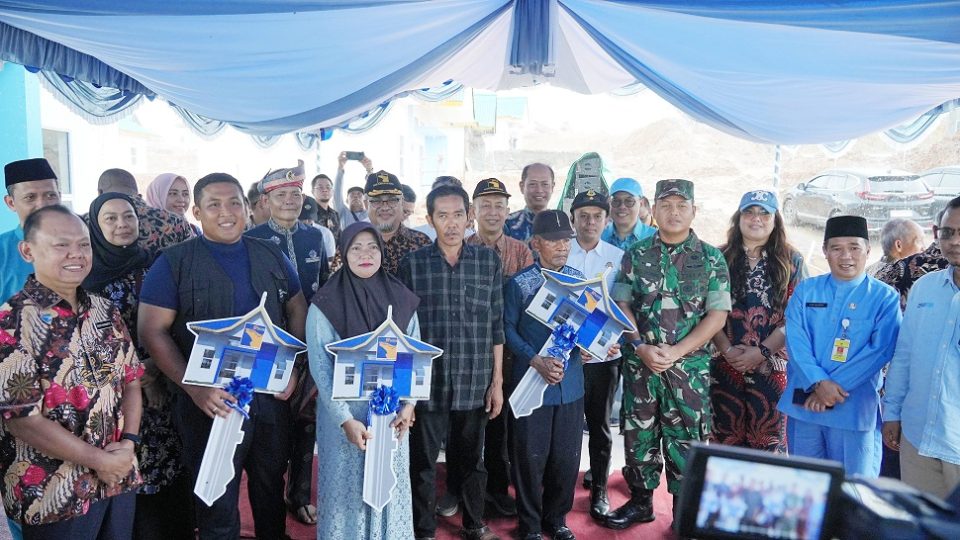 Penyerahan rumah permukiman untuk Warga Rempang Eco-City (foto : hms)