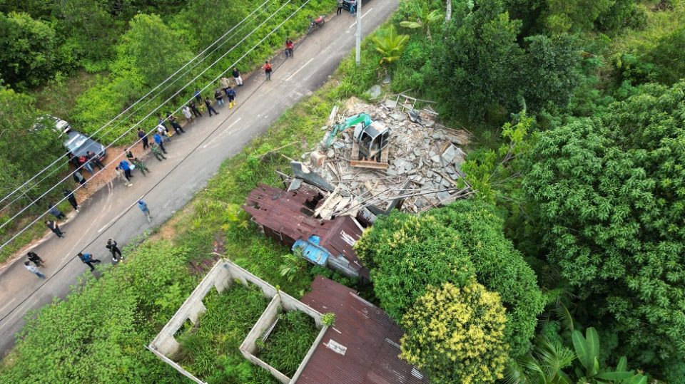 Pembongkaran Rumah Warga Rempang yang Setuju Relokasi (foto : hms)