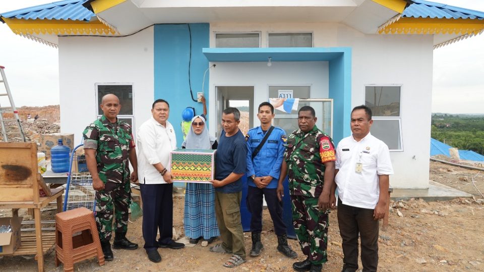 BP Batam kembali memfasilitasi pergeseran Warga Rempang dari hunian sementara ke hunian tetap di Tanjung Banun (Foto : hms)