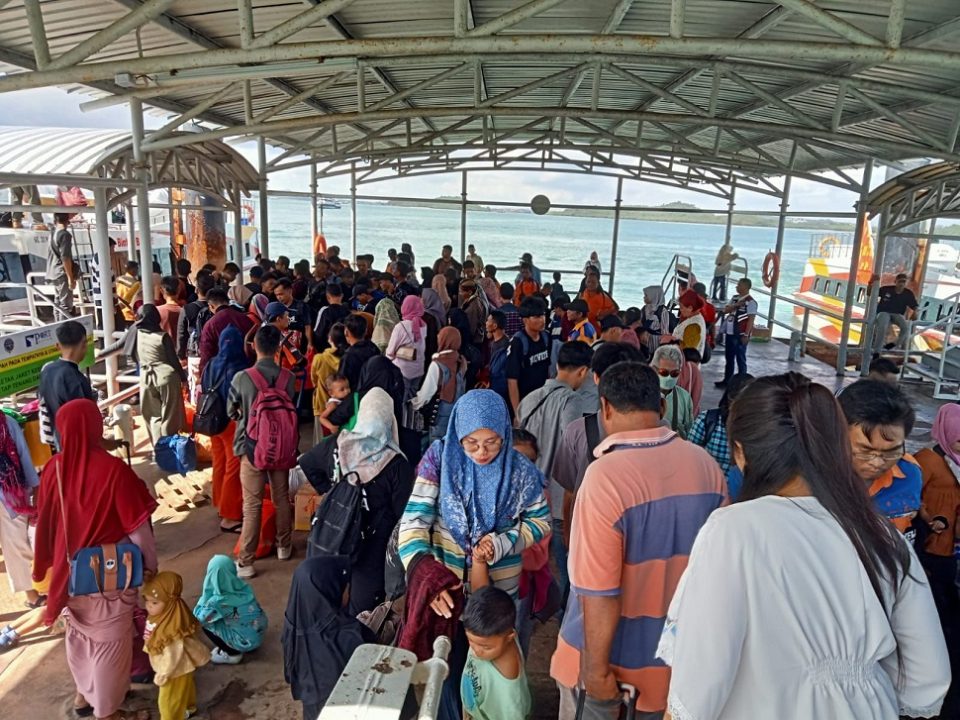 Suasana Arus Mudik Beberapa Waktu yang Lalu di Pelabuhan Sekupang (foto : hms)