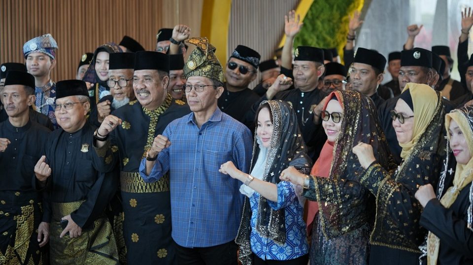 Kepala BP Batam Amsakar Achmad dan Wakil Kepala BP Batam Li Claudia Chandra (Foto : hms)