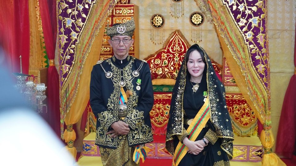 LAM Kepri Kota Batam Tabalkan Kepala BP Batam - Wakil Kepala BP Batam (Foto : hms)