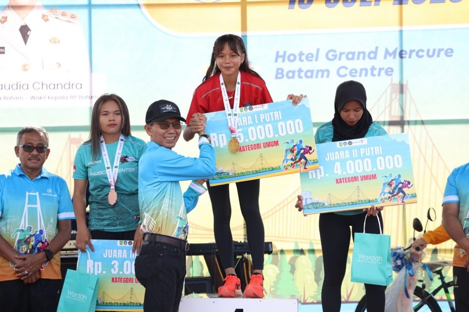 BP Batam Lepas Peserta Event Lari (foto : hms)