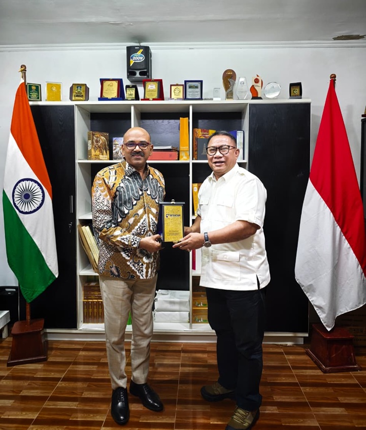 Kunjungan Kerja Deputi Bidang Investasi BP Batam, Fary Djemy Francis, kepada Konsul Jenderal India di Medan (foto : hms)