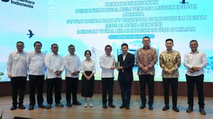 Penandatanganan Perjanjian Jual Beli Tenaga Listrik antara PT PLN Batam dan PT Equator Gate System Batam (foto : hms)