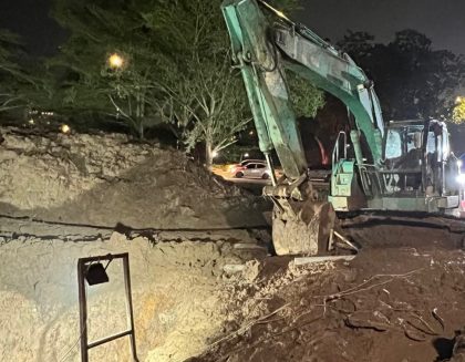 Proses perbaikan kebocoran pipa transmisi di kawasan Simpang Plamo menuju Kepri Mall telah selesai (foto : hms)