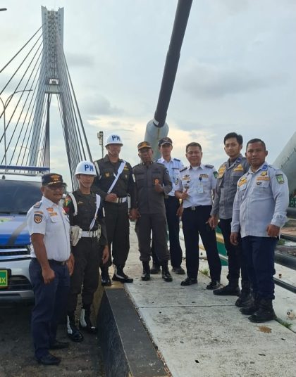 Patroli gabungan bersama Dinas Perhubungan, Polisi Militer, serta Patroli dan Pengawalan, Satuan Lalu Lintas Polresta Barelang (foto : hms)