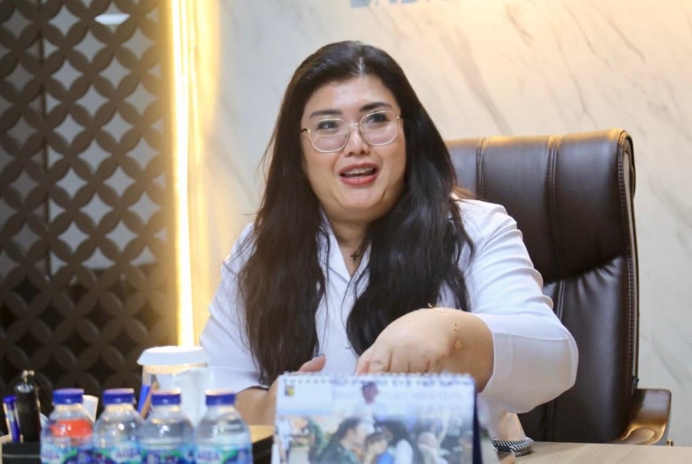 Deputi Bidang Pelayanan Umum BP Batam, Ariastuty Sirait (foto : hms)